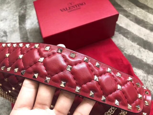 VALENTINO Spike quilted leather large shoulder bag 0027 red