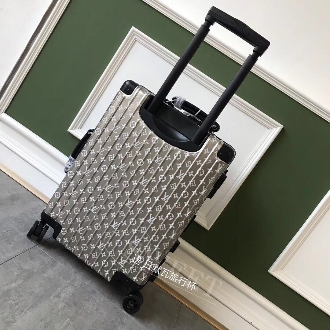 Louis Vuitton Suitcase M66557