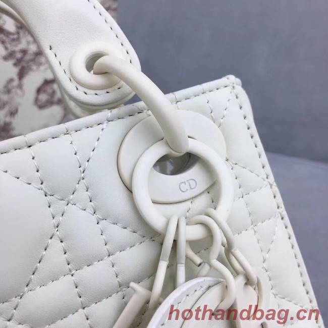 Dior ULTRAMATTE LADY DIOR-TAS M0505O white