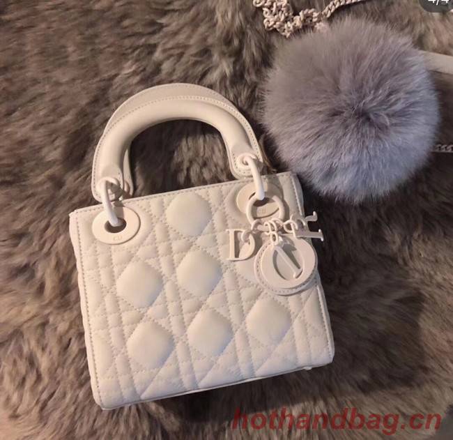 Dior ULTRAMATTE LADY DIOR-TAS M0505O white