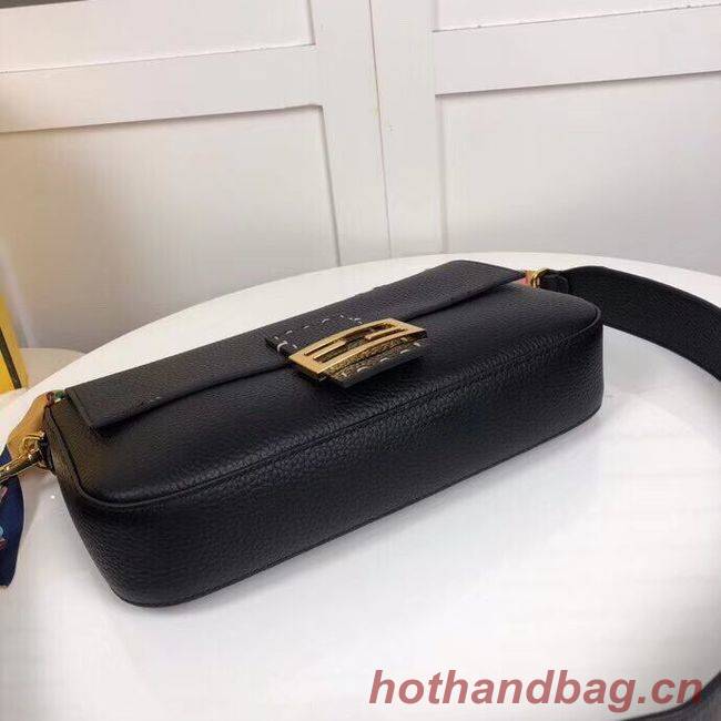 Fendi BAGUETTE leather bag F2466 black