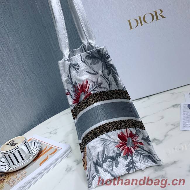 SMALL DIOR BOOK TOTE Embroidered M1296-7