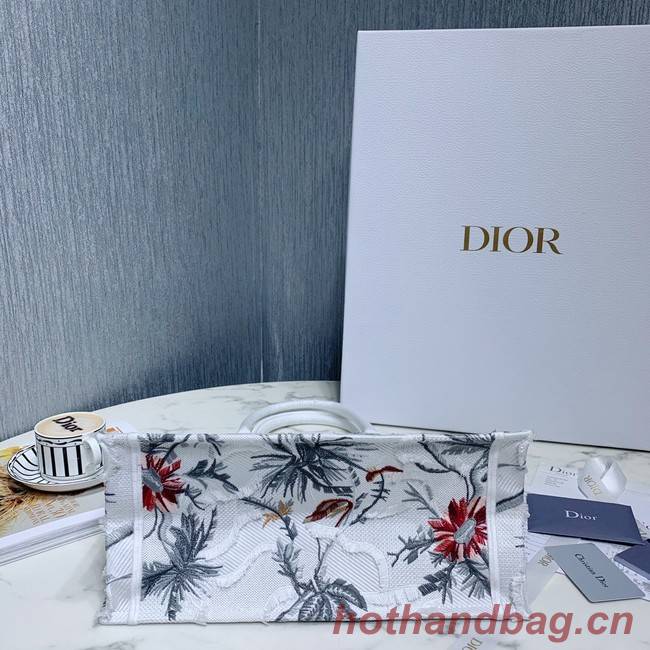 SMALL DIOR BOOK TOTE Embroidered M1296-7