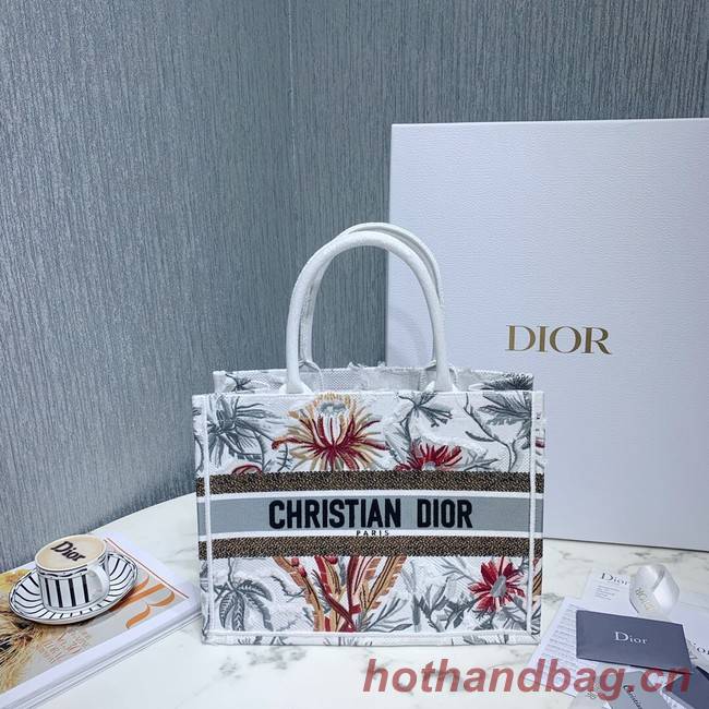 SMALL DIOR BOOK TOTE Embroidered M1296-7