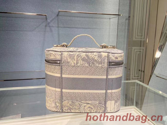 Dior Toile de Jouy Embroidery DIORTRAVEL VANITY CASE S5480V gray