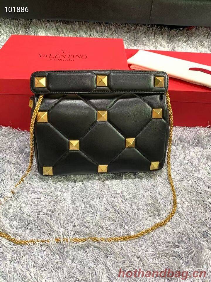 Valentino medium Garavani Roman Stud V2060 black