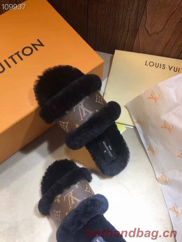 Louis Vuitton Shoes LV1065KK-2