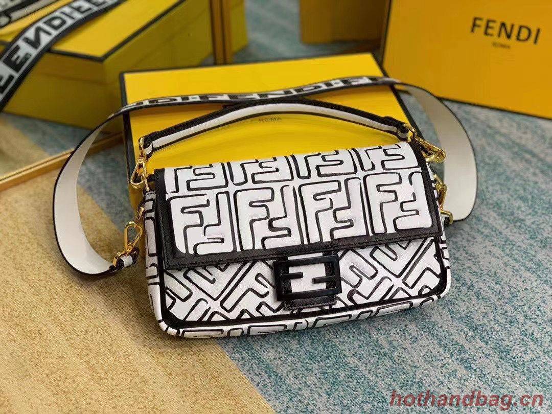 Fendi BAGUETTE Original Leather Bag F2468 White