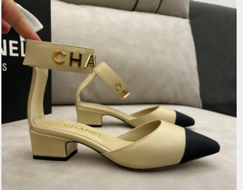 Chanel Diamond Flat CH13045