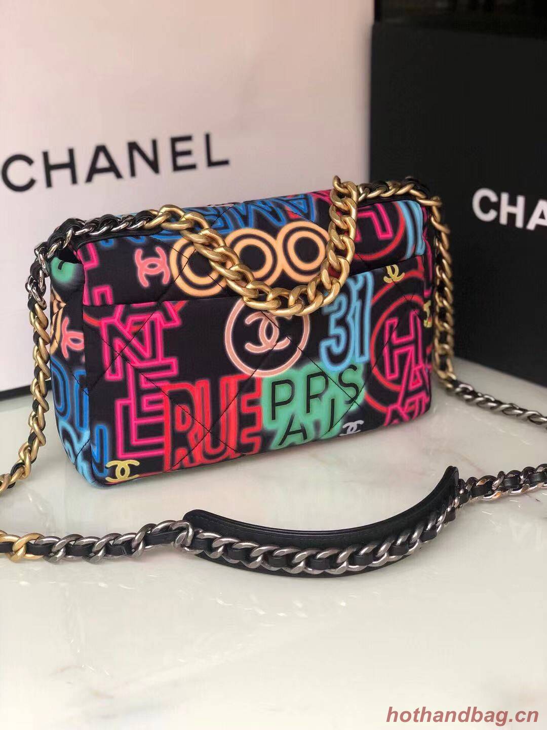 Chanel 19 flap bag AS1160 Graffiti