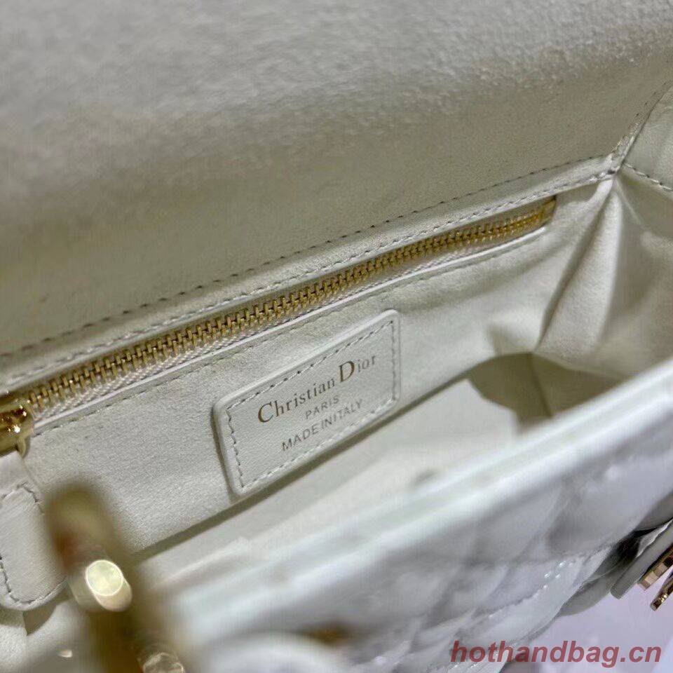 LADY DIOR MY ABCDIOR BAG Cannage Heart Original Lambskin Bag M0539O White