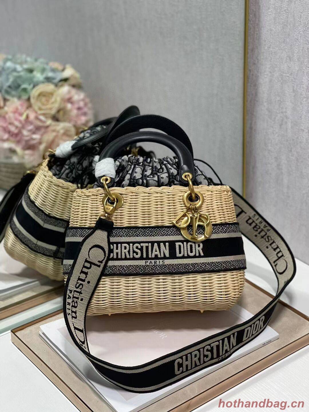 Dior Woven apricot with black leather C9908