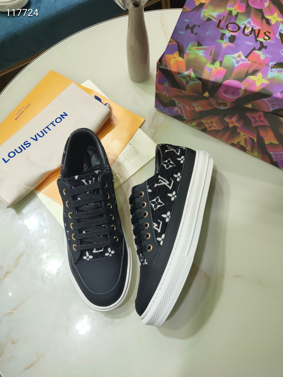 Louis Vuitton Shoes LV1140DC-1