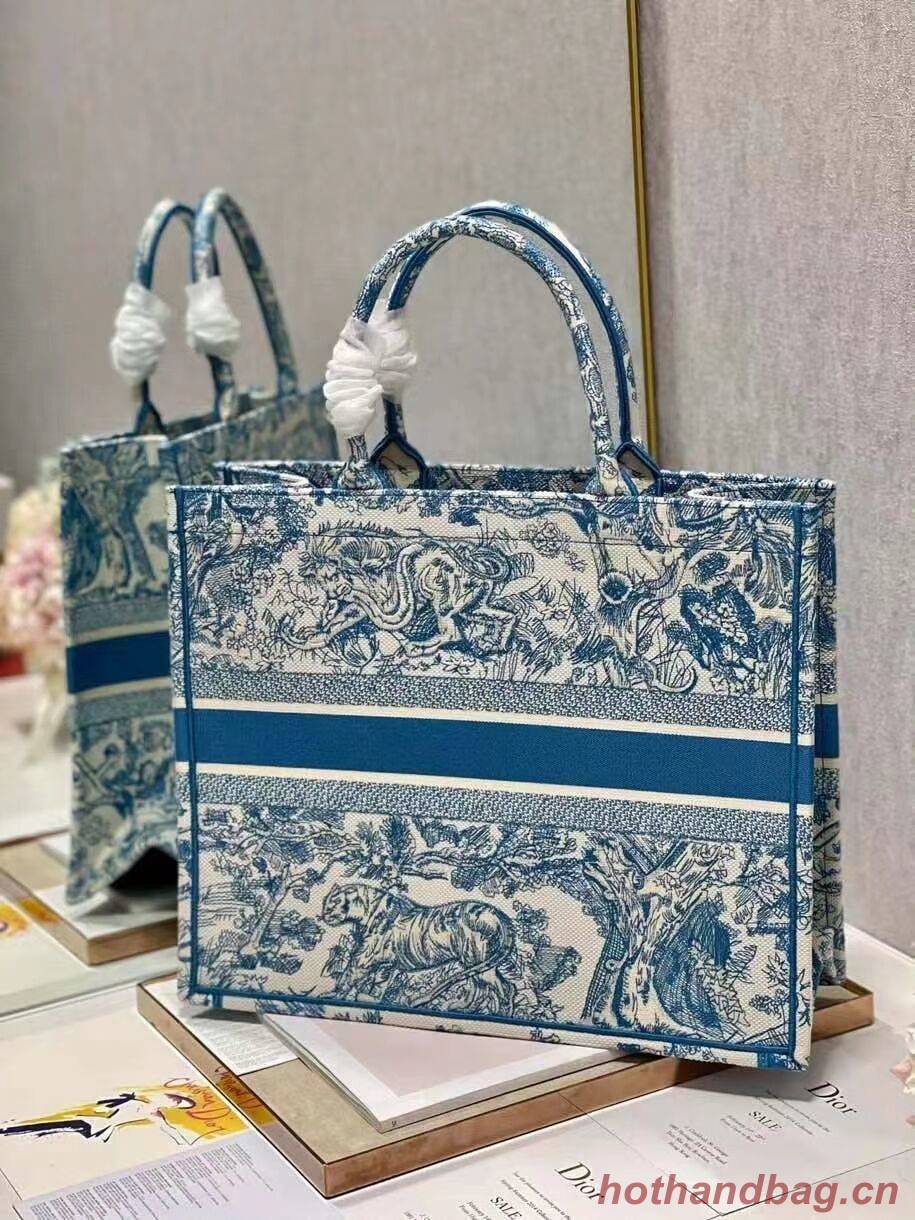 DIOR BOOK TOTE Embroidery C1286-6 blue