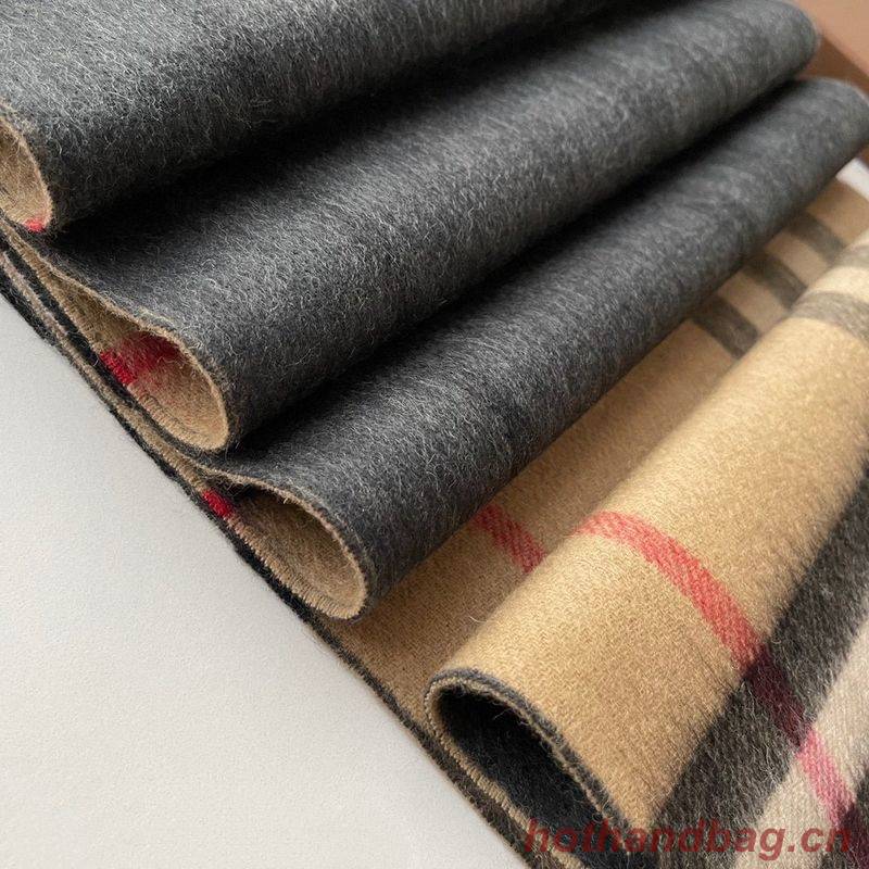 Burberry Scarf B00254