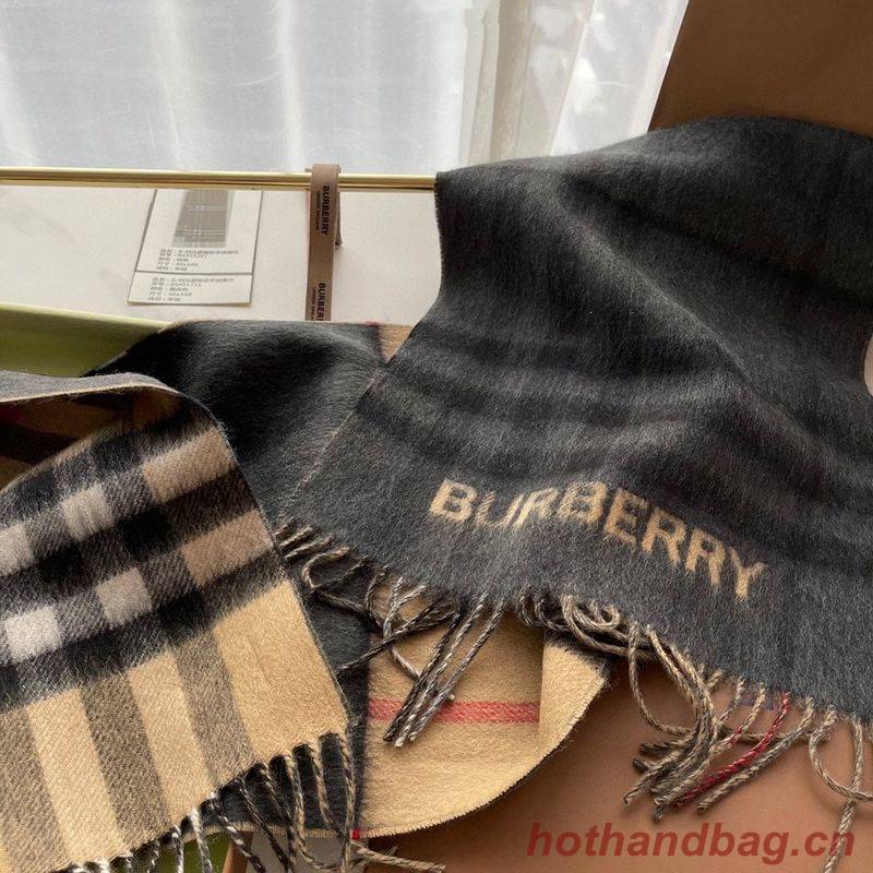 Burberry Scarf B00254