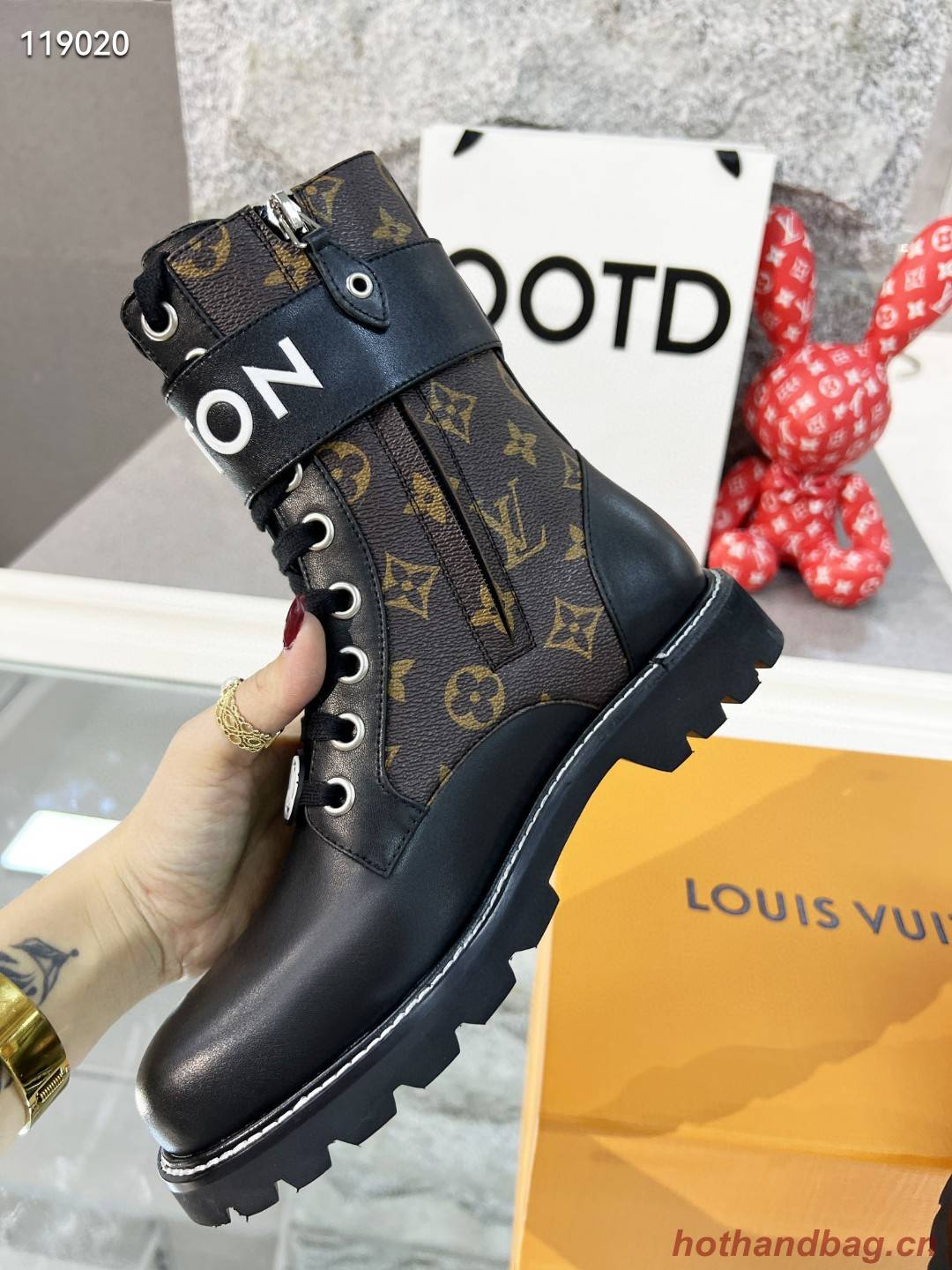 Louis Vuitton WONDERLAND FLAT RANGER LV1157DS-1