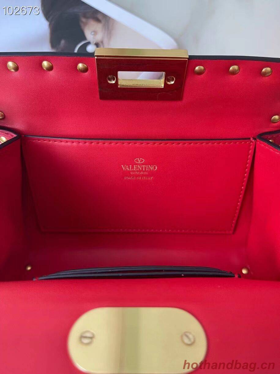 VALENTINO GARAVANI Rockstud Alcove Grain calf shoulder bag V0189 red