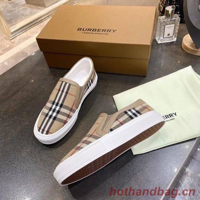 Burberry shoes BU00015