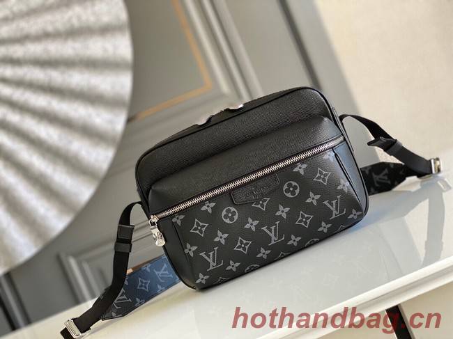 Louis Vuitton OUTDOOR MESSENGER M30233 black