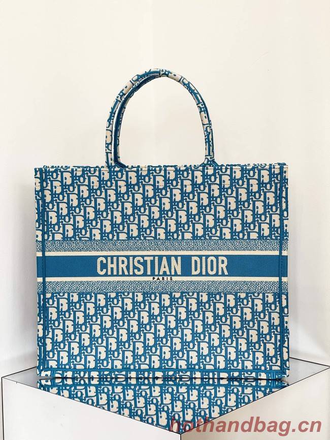 DIOR BOOK TOTE Embroidery C1286-26 blue