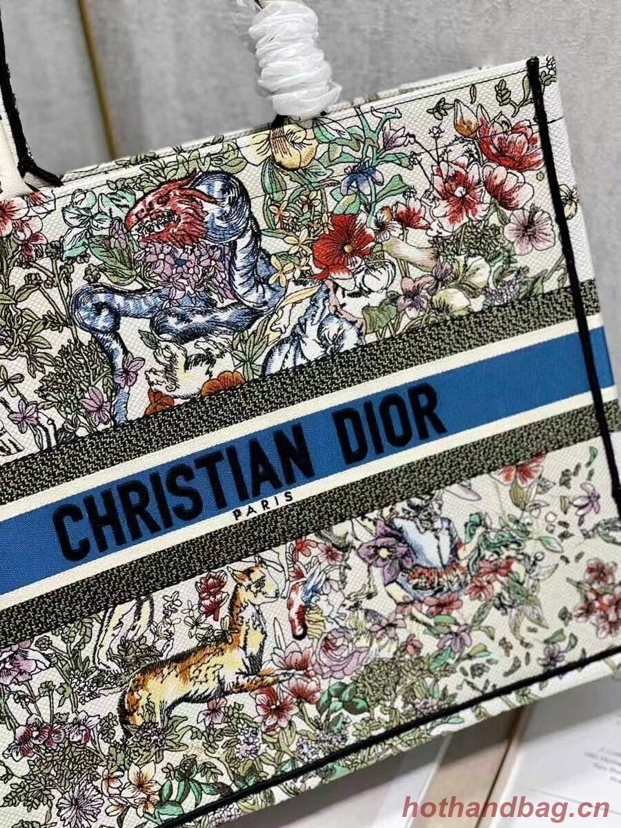 DIOR BOOK TOTE Embroidery C1286-30 white