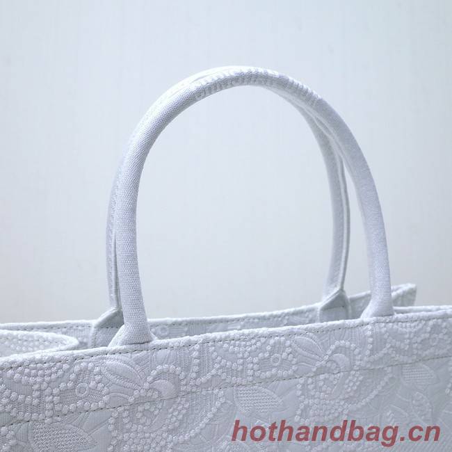 SMALL DIOR BOOK TOTE Embroidery C1287-34 white