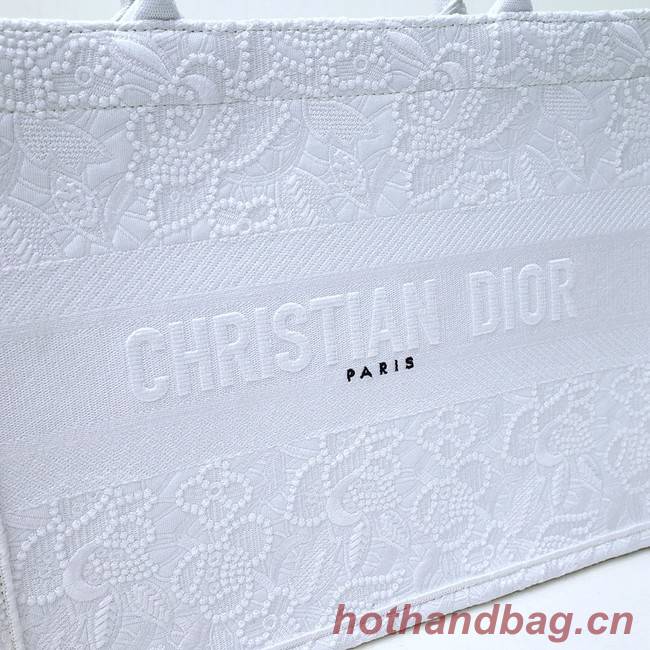 SMALL DIOR BOOK TOTE Embroidery C1287-34 white