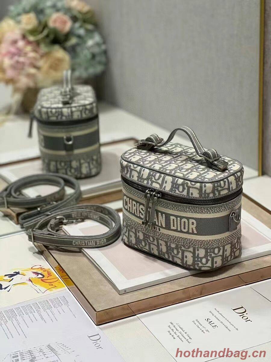 DIOR DIORTRAVEL VANITY CASE Dior Oblique Embroidery C9088 grey