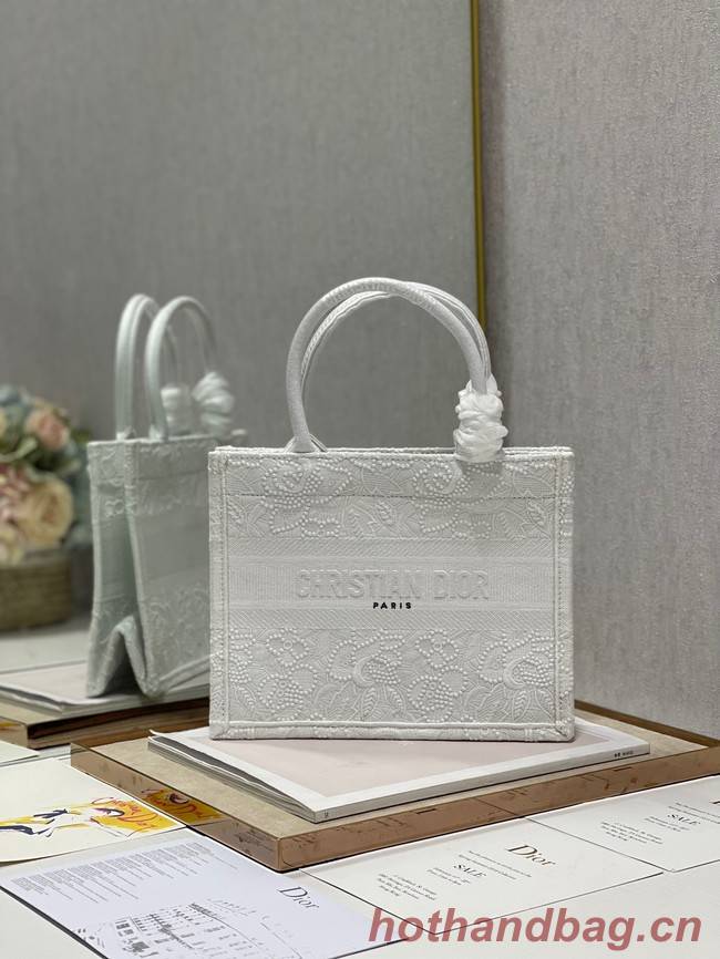 SMALL DIOR BOOK TOTE Embroidery M1265ZRGO white