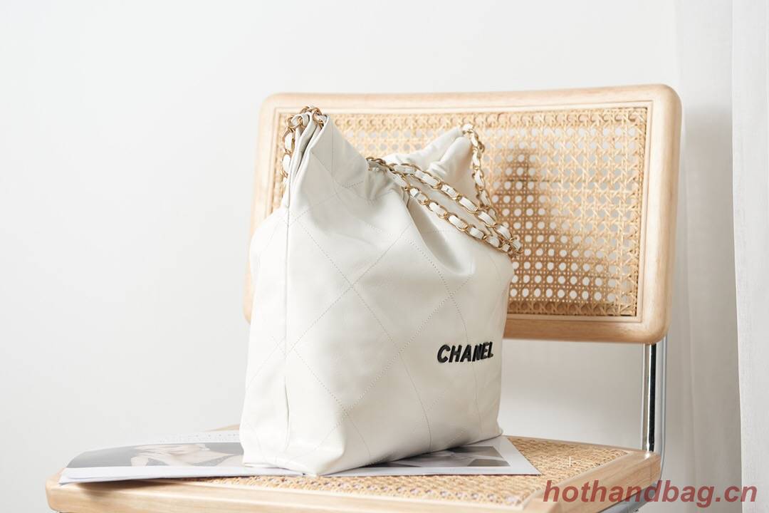 CHANEL 22 SMALL HANDBAG AS3260 white&black