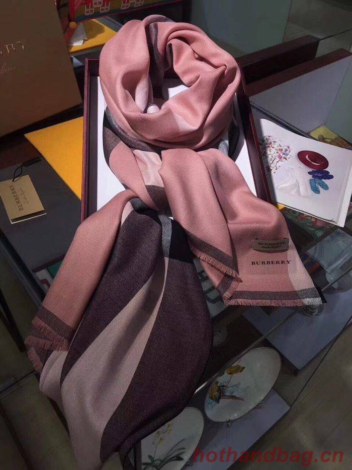 Burberry Scarf BBC00043