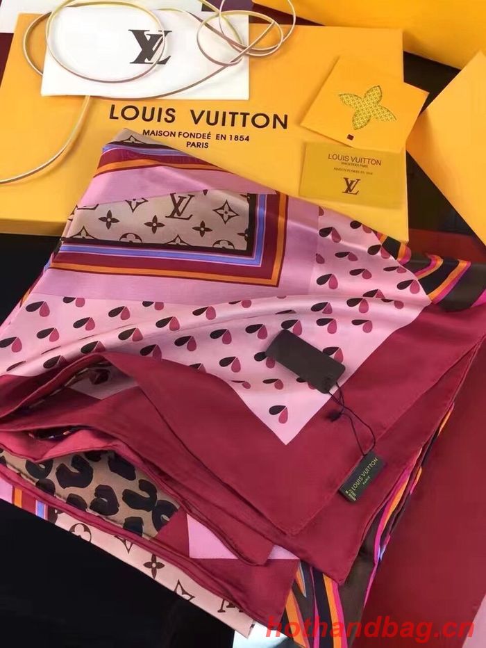 Louis Vuitton Scarf LVC00339