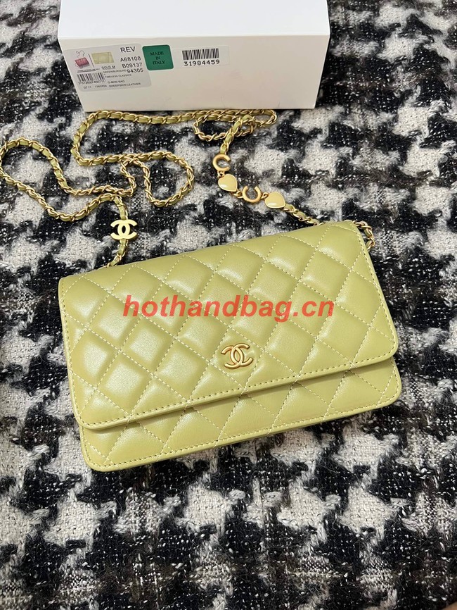 Chanel WALLET ON CHAIN AP3035 green