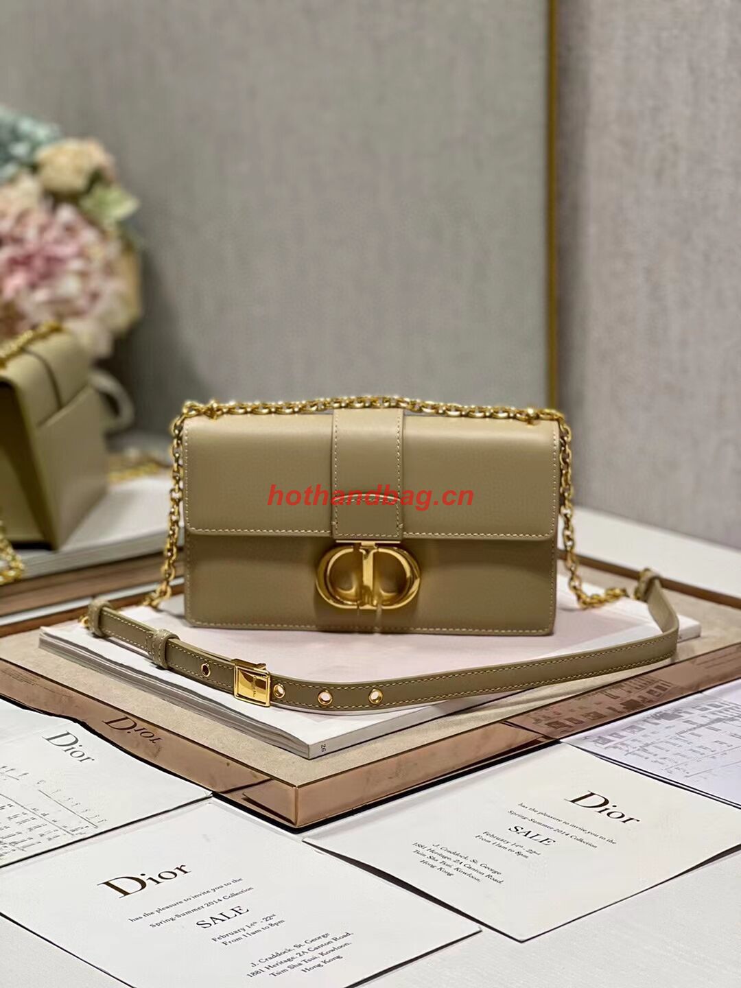 DIOR 30 MONTAIGNE EAST-WEST BAG WITH CHAIN Calfskin M9334 Hazelnut