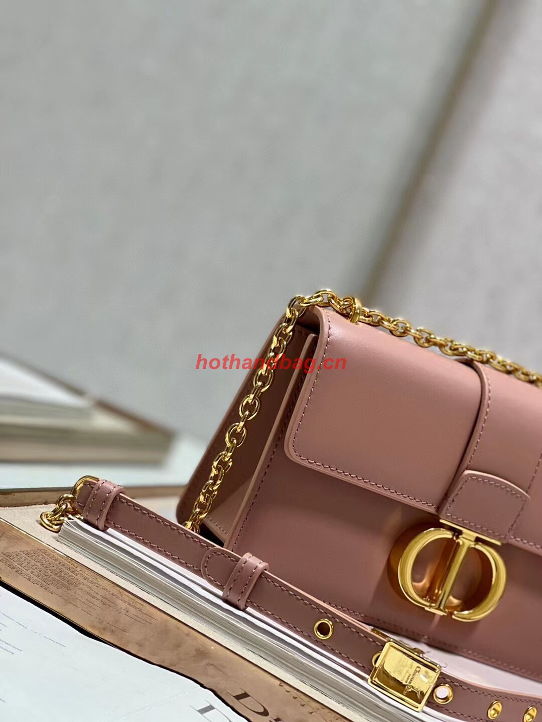 DIOR 30 MONTAIGNE EAST-WEST BAG WITH CHAIN Calfskin M9334 pink