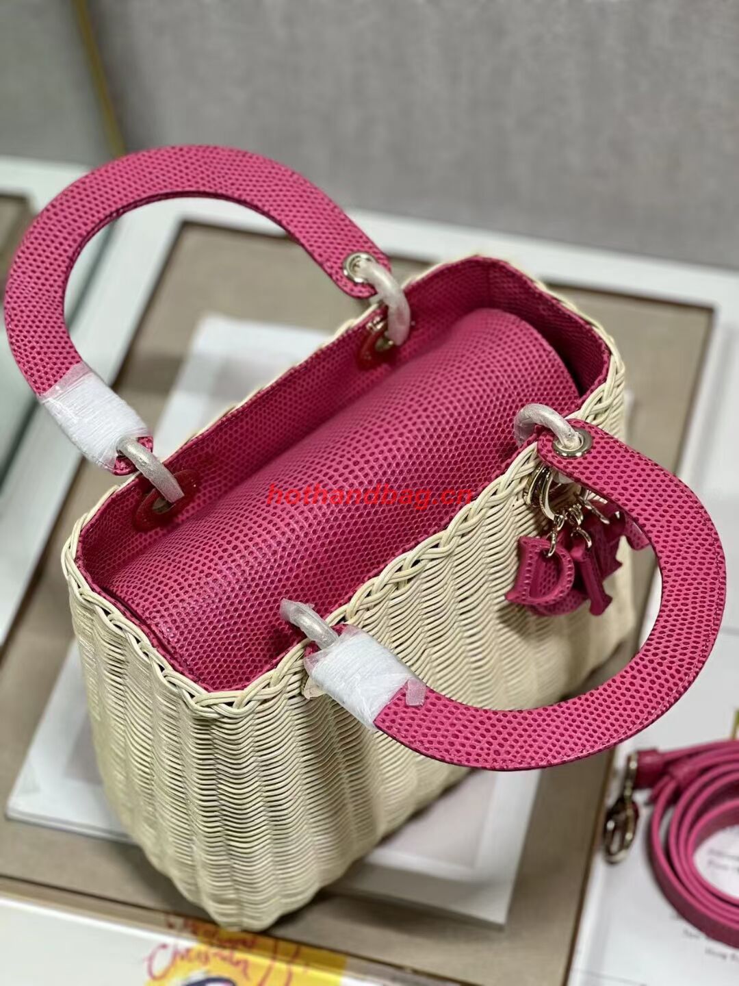 MEDIUM LADY DIOR BAG Natural Wicker and pink Lizard skin M0565