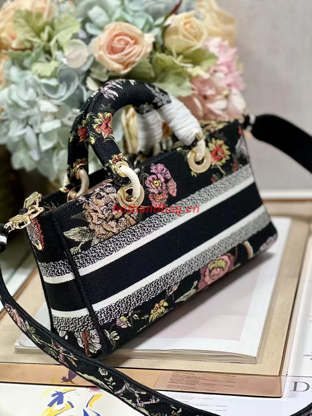 Dior MEDIUM LADY D-JOY BAG Multicolor Embroidery M0540ON