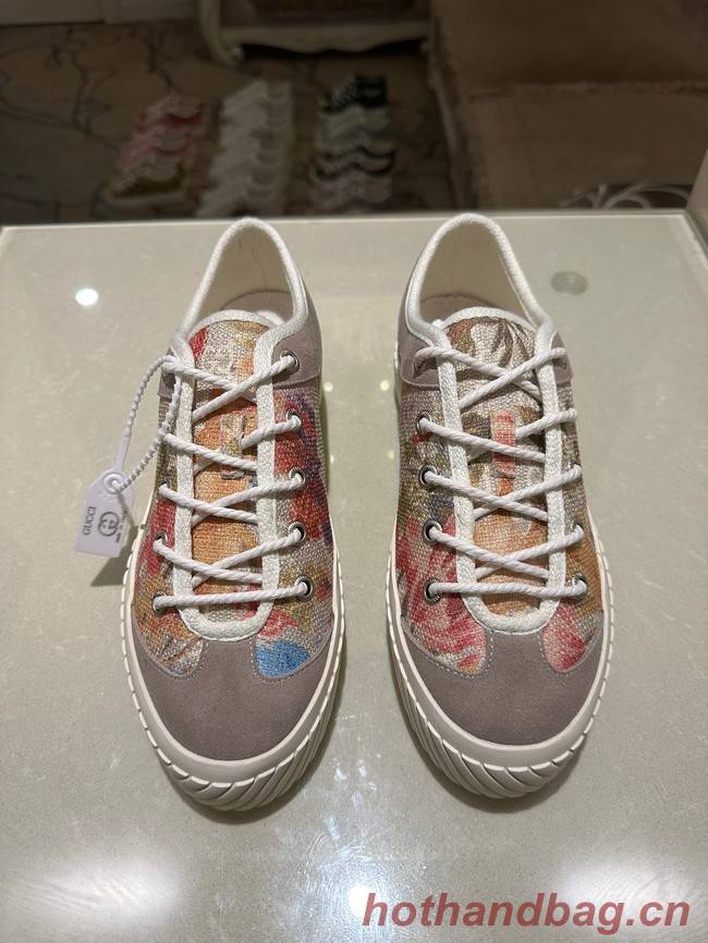 Gucci Calfskin SNEAKER 93429-4