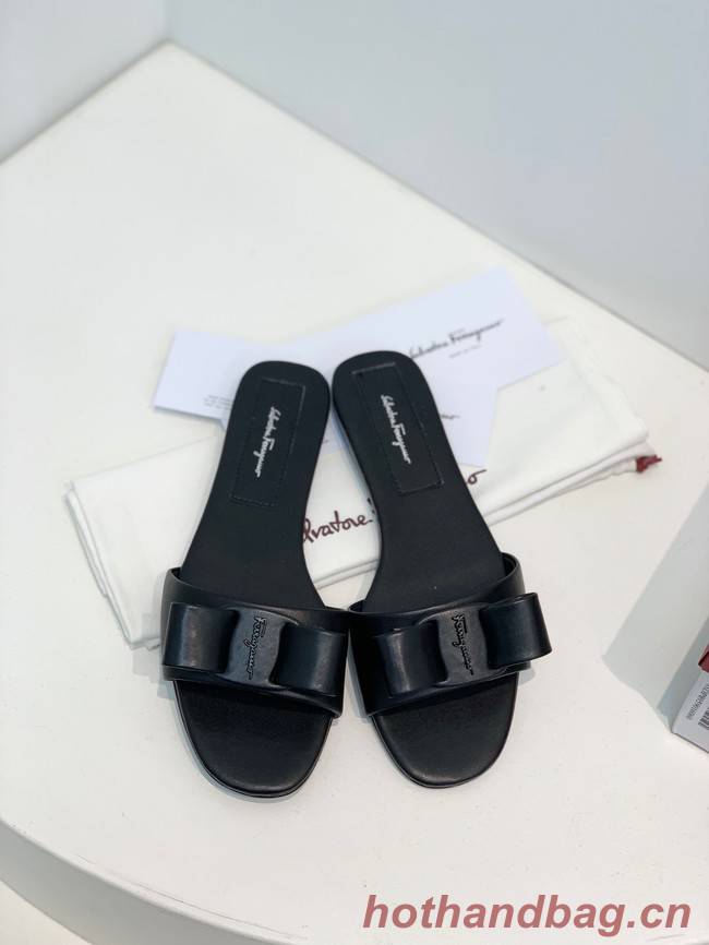 Ferragamo slippers 93494-2