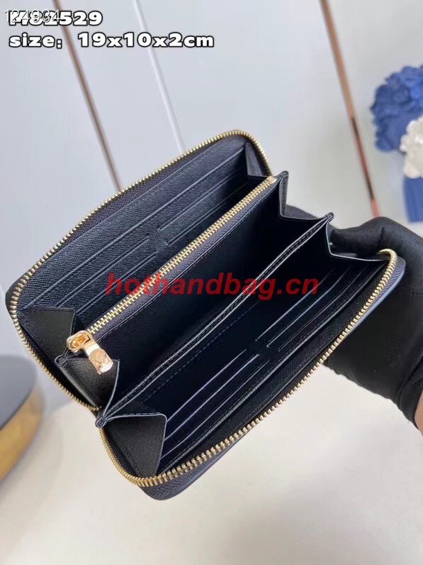 Louis Vuitton Toiletry Zippy wallet M82529