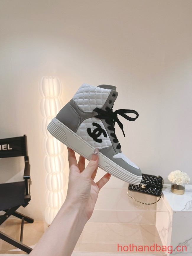 Chanel Sneaker 93629-3