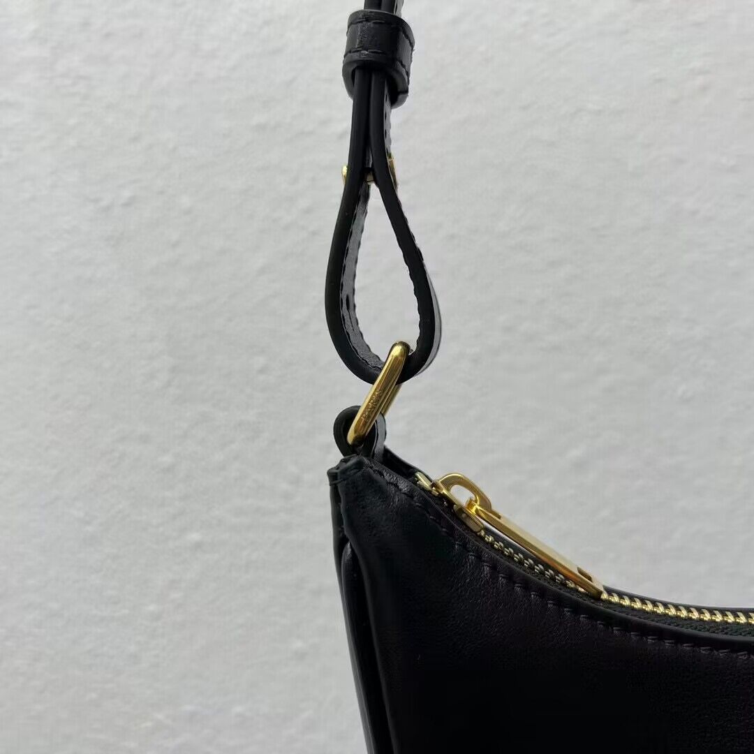 Celine AVA BAG IN SMOOTH CALFSKIN VINTAGE 114493 Black