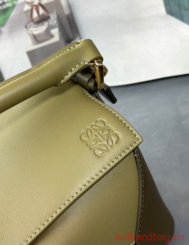 Loewe Classic leather Puzzle bag 47398 Olive Green&khaki green