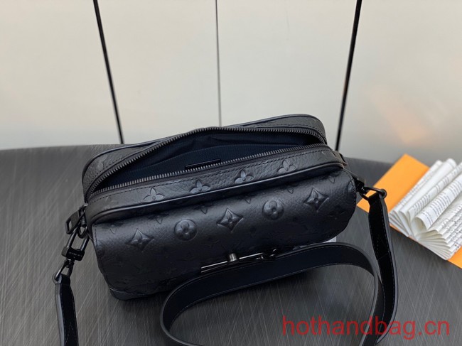 Louis Vuitton Steamer Messenger M23742 black