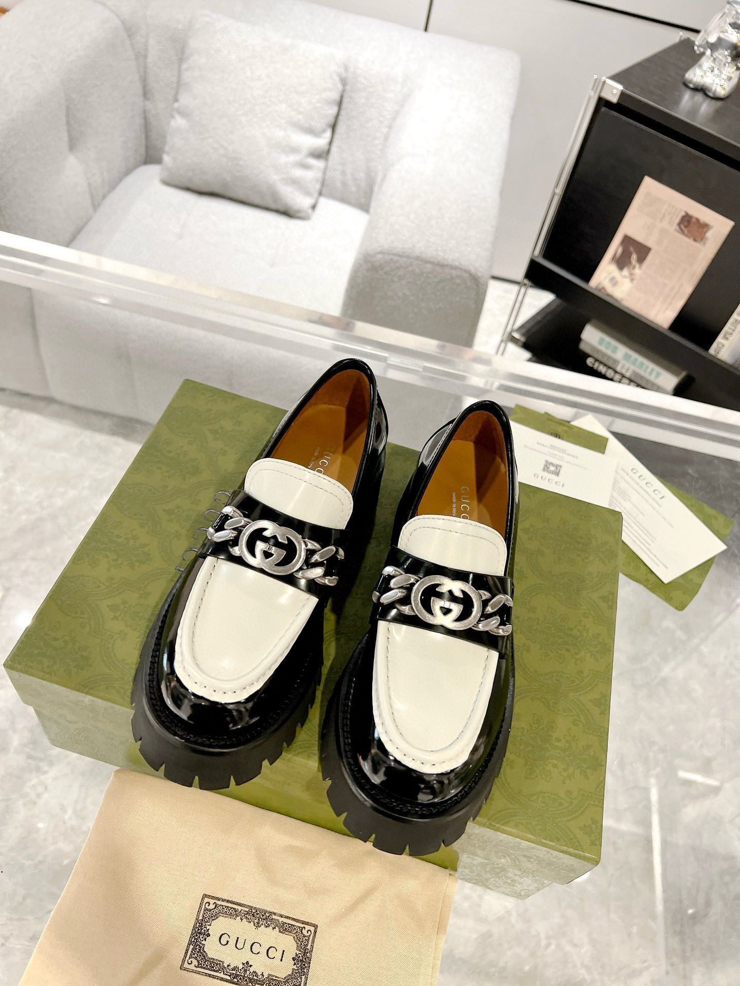 Gucci Shoes 39092