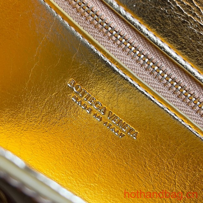 Bottega Veneta Long Clutch Andiamo With Handle 741511 gold 