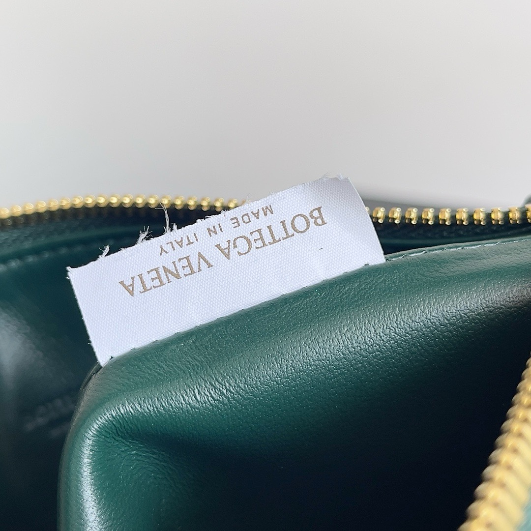 Bottega Veneta Mini Wallace 754443 Emerald green