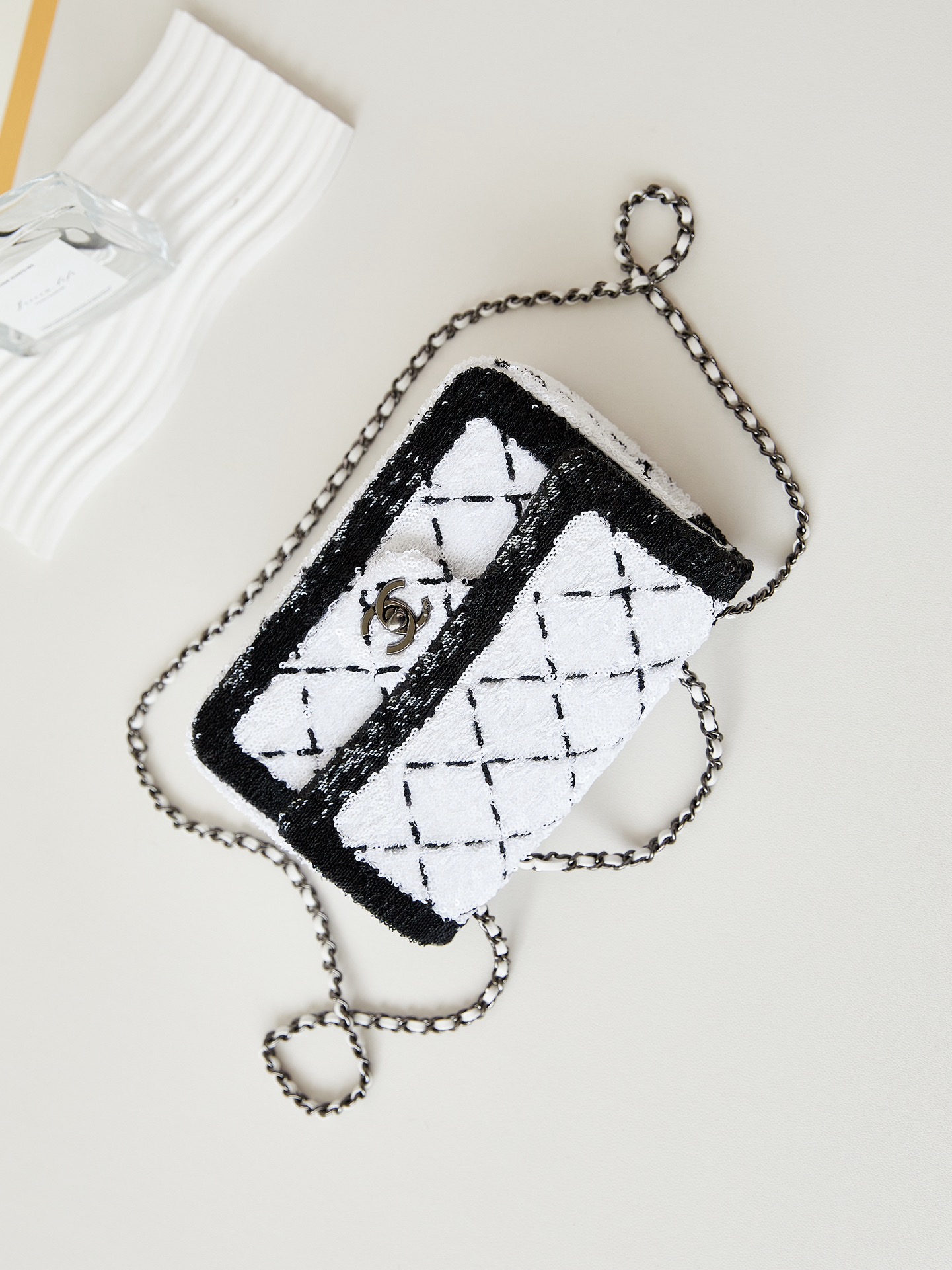 Chanel Tweed CLUTCH WITH CHAIN AS3788 white&black