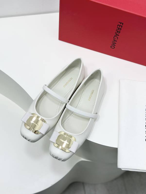 Ferragamo Shoes FMS00084